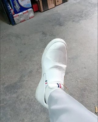 Men's business casual white shoes